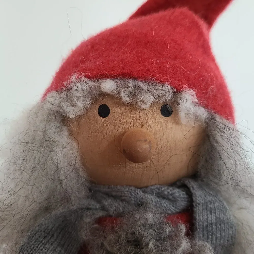 Handmade Sweden Larssons Tra Wood Felt Christmas Mrs. Claus Gnome Elf Figurine